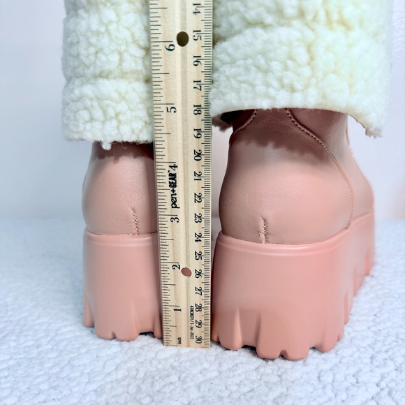 Cape Robbin Blush Fur Round Toe Lug Platforms - Picture 6 of 7